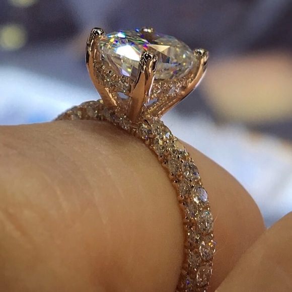 Sterling silver round cut engagement ring - Picture 3 of 3